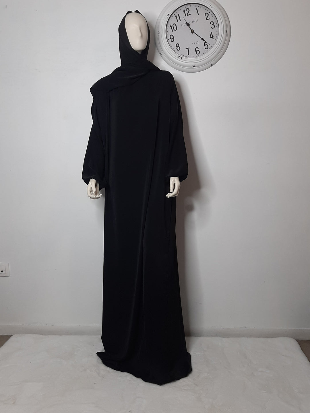 Abaya longue avec voile integré