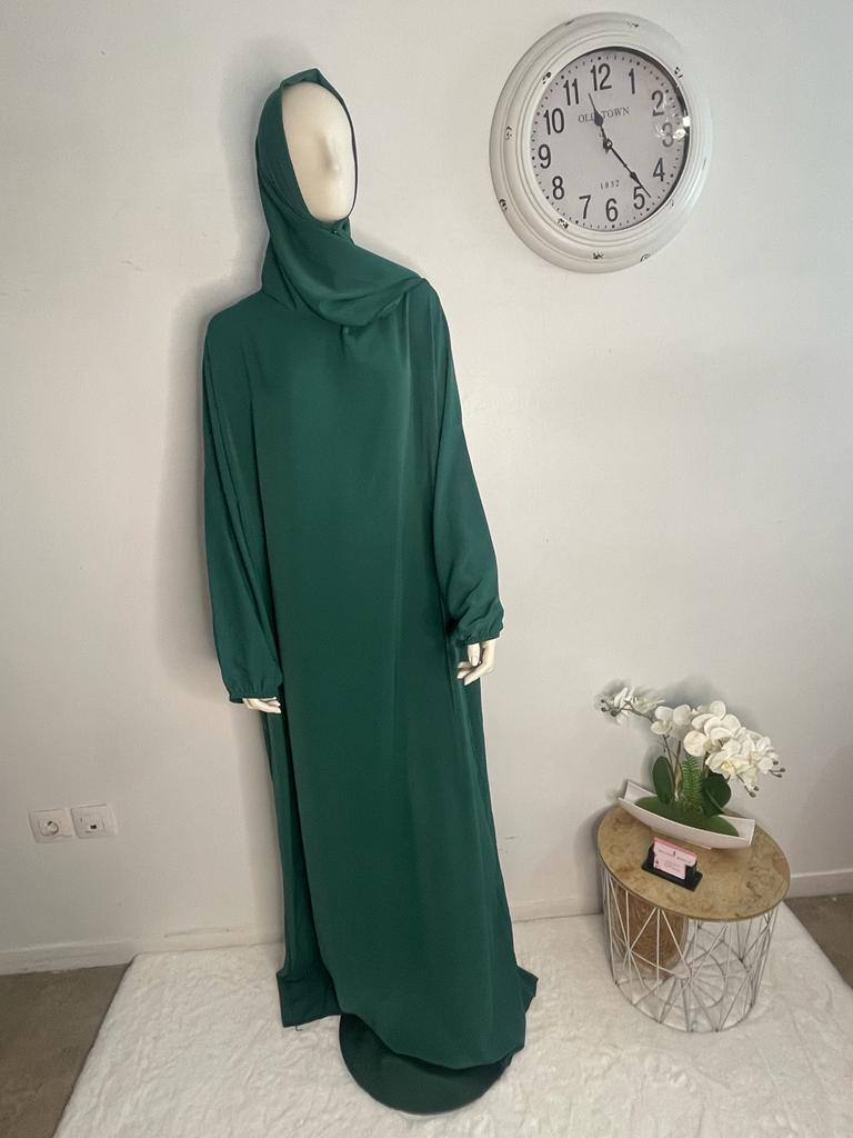 Abaya longue avec voile integré