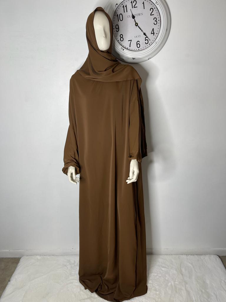 Abaya longue avec voile integré