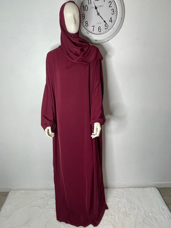 Abaya longue avec voile integré