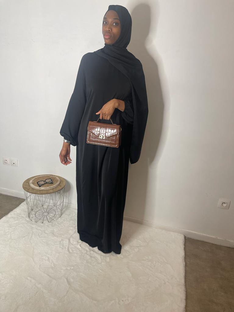 Abaya longue avec voile integré