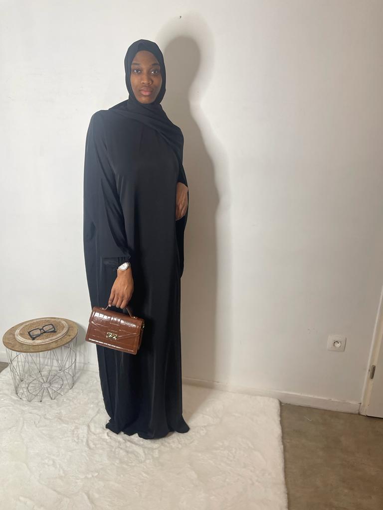 Abaya longue avec voile integré